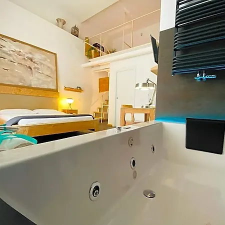Frühstückspension Aquarooms 4*